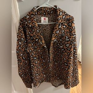 NWT Women’s Simply Southern Leopard Shacket